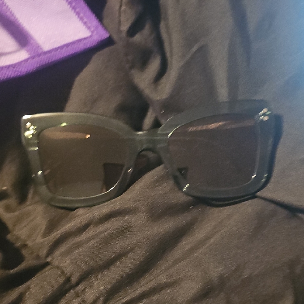 Elegant Green Sunglasses